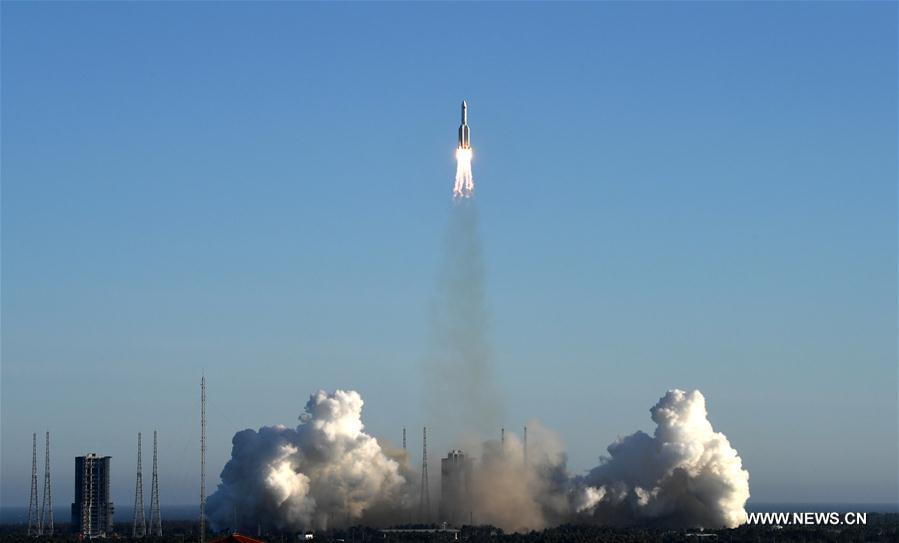 الصاروخ الحامل الجديد الصيني لونغ مارش-5 بي يقوم برحلته الأولى