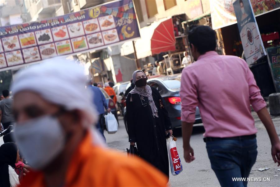 مصر تمدد العمل بالإجراءات الاحترازية المفروضة لمواجهة كورونا حتى نهاية رمضان