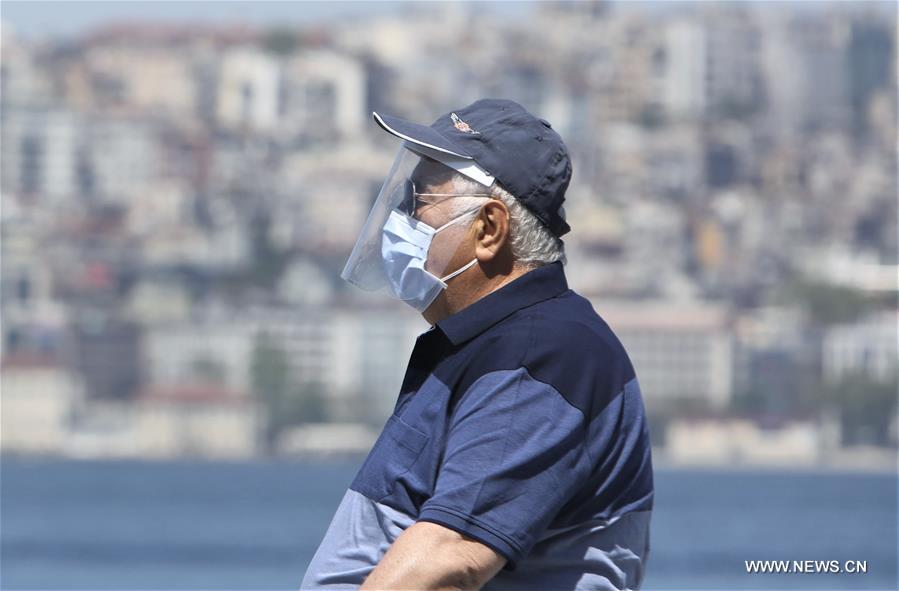تقرير إخباري: السماح لكبار السن في تركيا بالخروج من المنزل للمرة الأولى منذ سبعة أسابيع