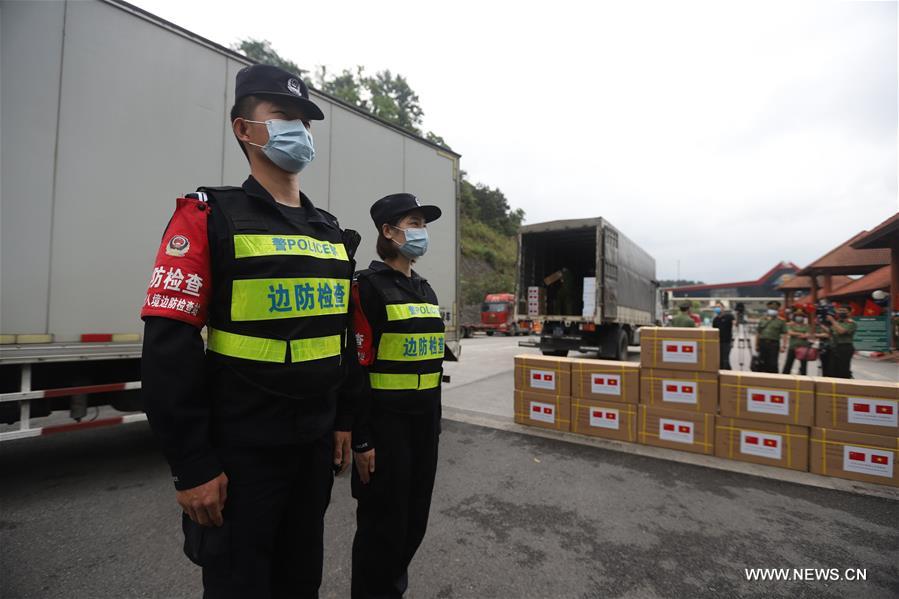 وزارة الأمن العام الصينية تقدم إمدادات طبية لمكافحة مرض 
