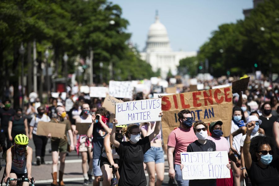  إعلان حظر التجول في واشنطن بعد احتجاجات بالقرب من البيت الأبيض