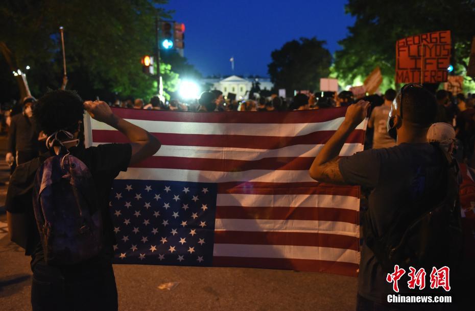 عمدة واشنطن العاصمة تفرض حظر تجول إزاء توقعها تواصل الاحتجاجات على خلفية مقتل فلويد