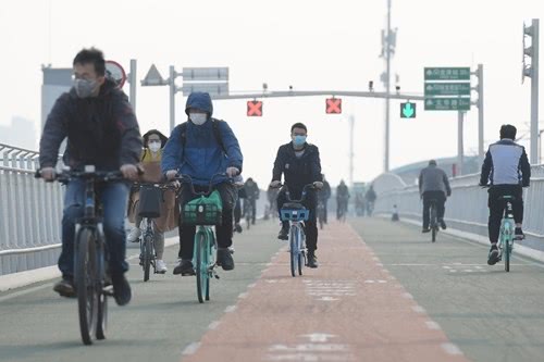 أول طريق مخصص للدراجات فقط ببكين يشهد المزيد من حركة المرور وسط الوباء