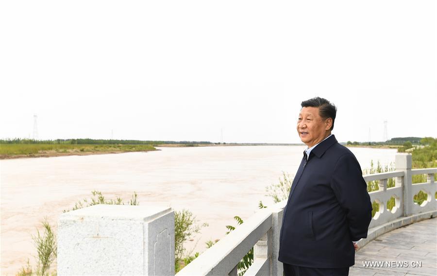 مقالة : شي يجري جولة تفقدية في منطقة نينغشيا شمال غربي الصين