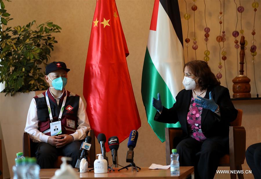 وفد طبي صيني يصل الأراضي الفلسطينية وينقل مساعدات لمواجهة كورونا