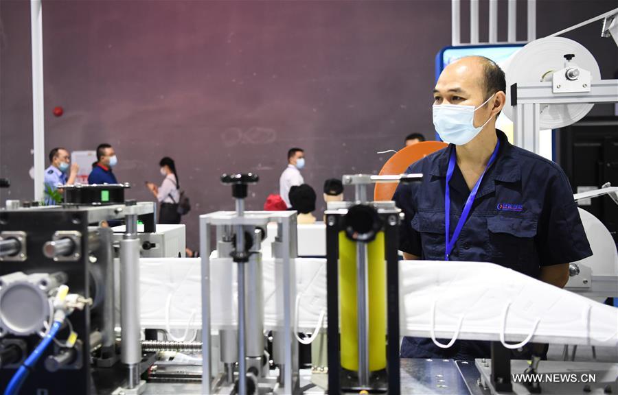 قوانغتشو الصينية تعقد معرضا لمنتجات مكافحة الوباء