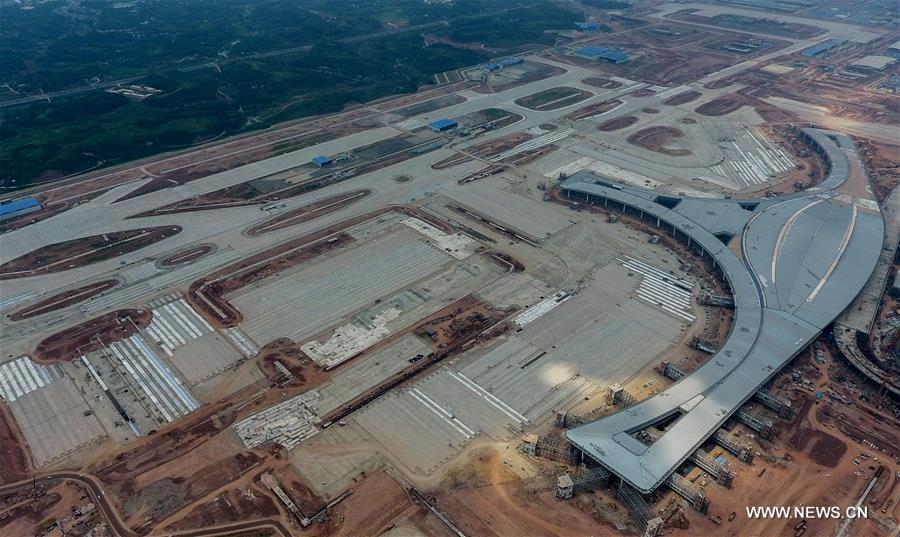 بناء مطار تشنغدو تيانفو الدولي بجنوب غربي الصين
