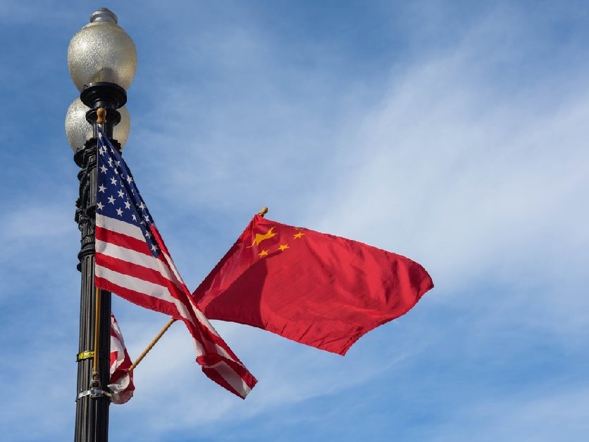 وول ستريت جورنال: الصين تصبح أكبر شريك تجاري للولايات المتحدة في أبريل رغم تفشي 