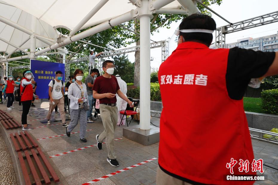 بكين تضاعف قدرة اجراء اختبارات الحمض النووي يوميا إلى أكثر من 230 ألفا