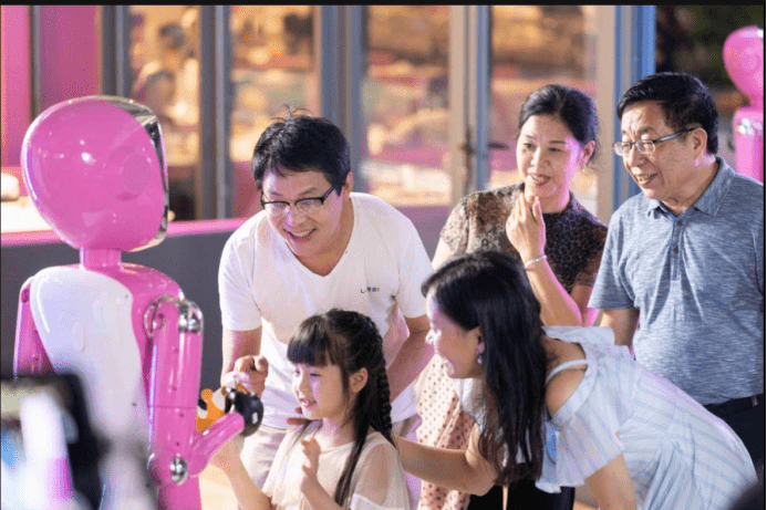 افتتاح أكبر مطعم روبوتي شامل في العالم