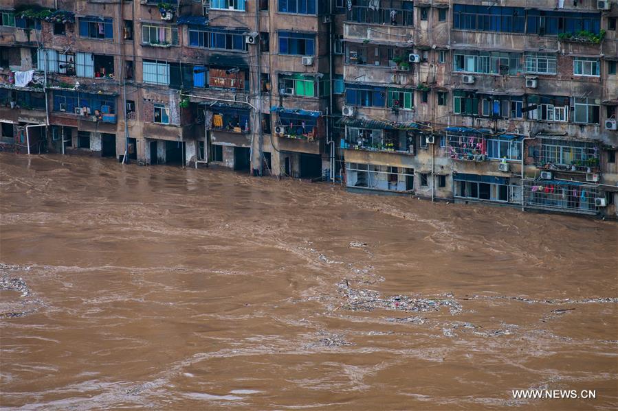 تأثر آلاف الأشخاص بسبب هطول الأمطار الغزيرة على جنوب غربي الصين
