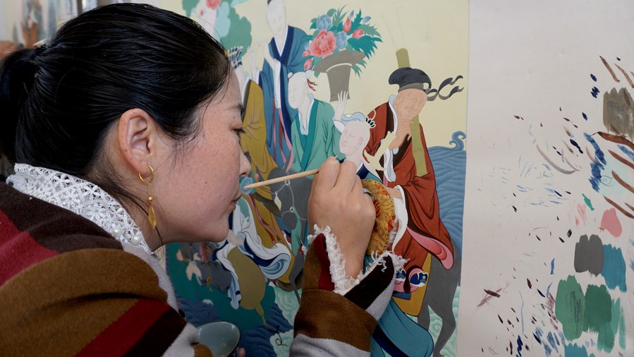 استثمار 425 ألف دولار لحماية التراث الثقافي غير المادي في مهد للفنون التبتية المميزة بشمال غربي الصين
