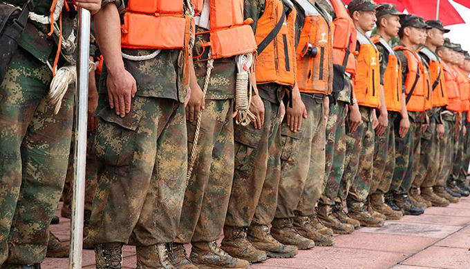 إرسال 7000 من جنود الجيش إلى شرقي الصين لمكافحة الفيضانات
