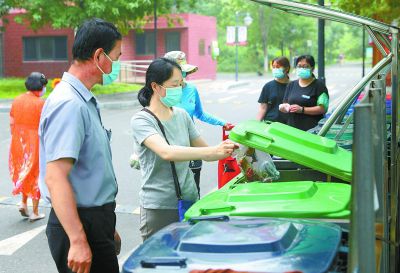 مسح: معظم الصينيين يتطلعون الى ترويج فرز القمامة في البلاد