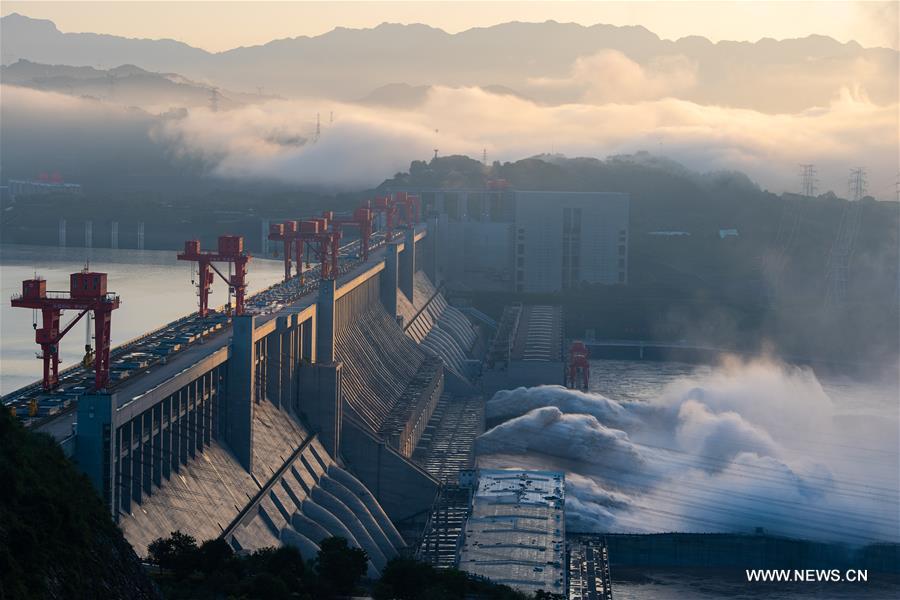 سد الخوانق الثلاثة يخفف تأثير الفيضان الثالث لنهر اليانغتسي خلال العام الجاري