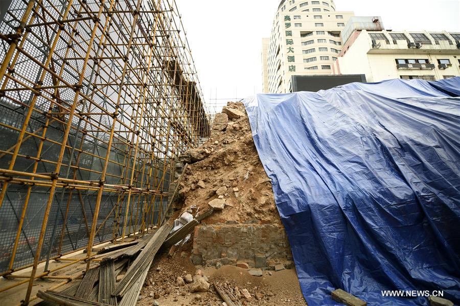 مدينة شيآن بشمال غربي الصين تسرع في أعمال الصيانة عقب انهيار سور عريق من أسرة مينغ