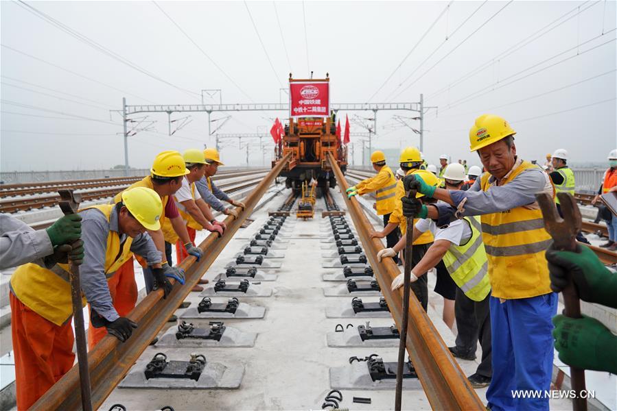 الانتهاء من مد خط السكة الحديدية بين بكين وشيونغآن