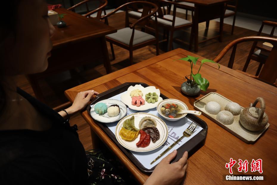 بالصور: هذه الأطعمة اللذيذة مصنوعة من الأعشاب الصينية