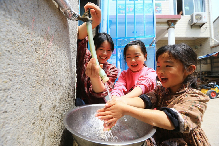 المياه الصالحة للشراب تصل إلى كافة المناطق الفقيرة في الصين