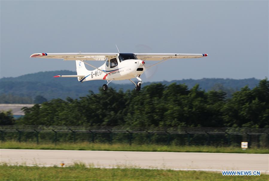 أول رحلة تجريبية لطائرة AG50 الرياضية صينية الصنع