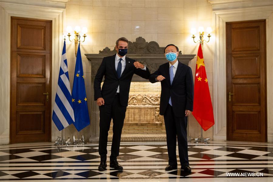 الصين واليونان تتعهدان بمواصلة تعزيز العلاقات والتعاون الثنائيين