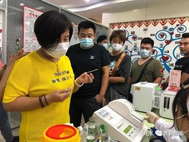لحظة مؤثرة.. تبرع نحو ألف شخص بالدم لإنقاذ طفل مسموم بشرقي الصين