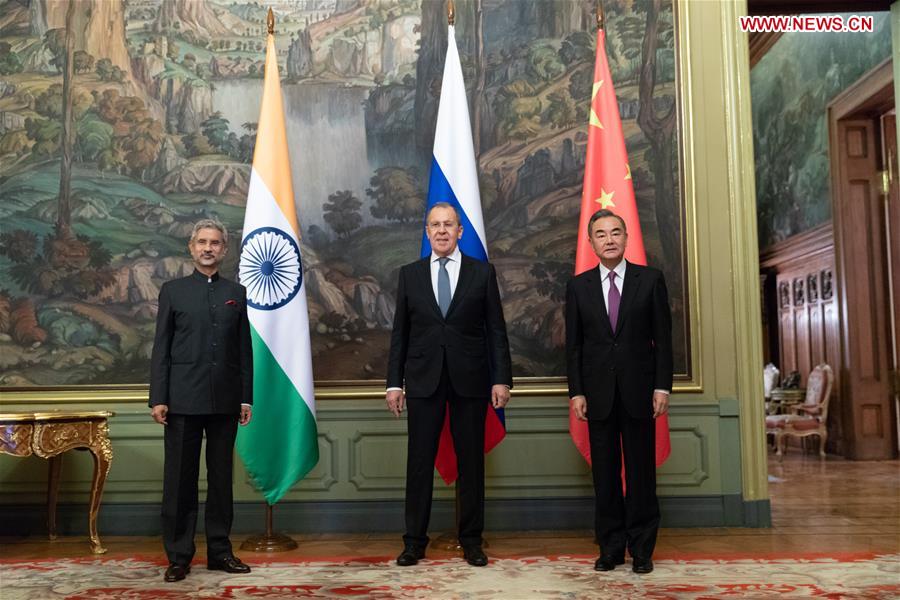 مسؤول صيني كبير: الصين وروسيا والهند تشترك في مصالح وأفكار مشتركة واسعة وعميقة
