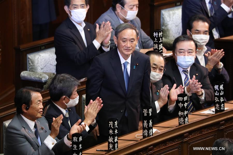 انتخاب يوشيهيدي سوغا رئيسا جديدا للوزراء في اليابان خلفا لآبي