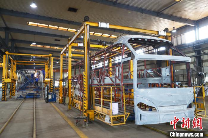 شركة بونلاك لصناعة الحافلات الصينية تضاعف صادراتها هذا العام