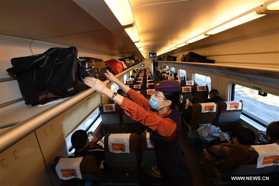 انطلاق قطار فائق السرعة في شمال غربي الصين