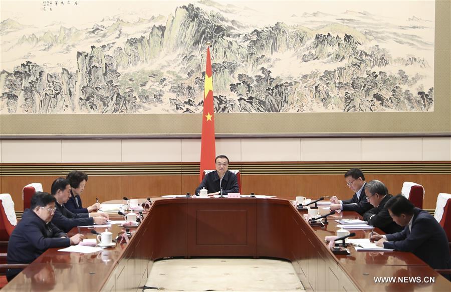 رئيس مجلس الدولة الصيني يشدد على التعافي الاقتصادي المطرد وتحقيق أهداف 2020