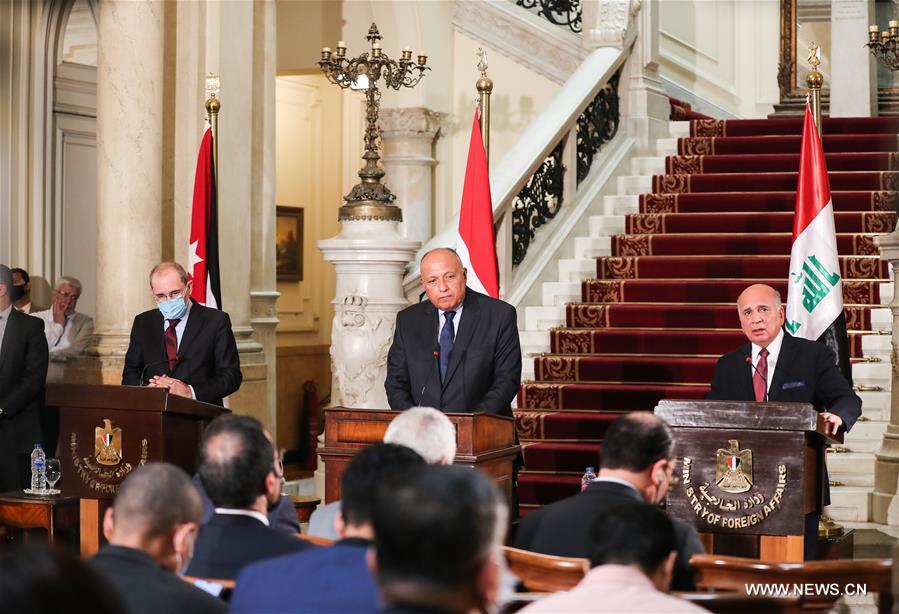 تقرير اخباري: وزراء خارجية مصر والأردن والعراق يبحثون أطر التعاون الثلاثي وقضايا المنطقة