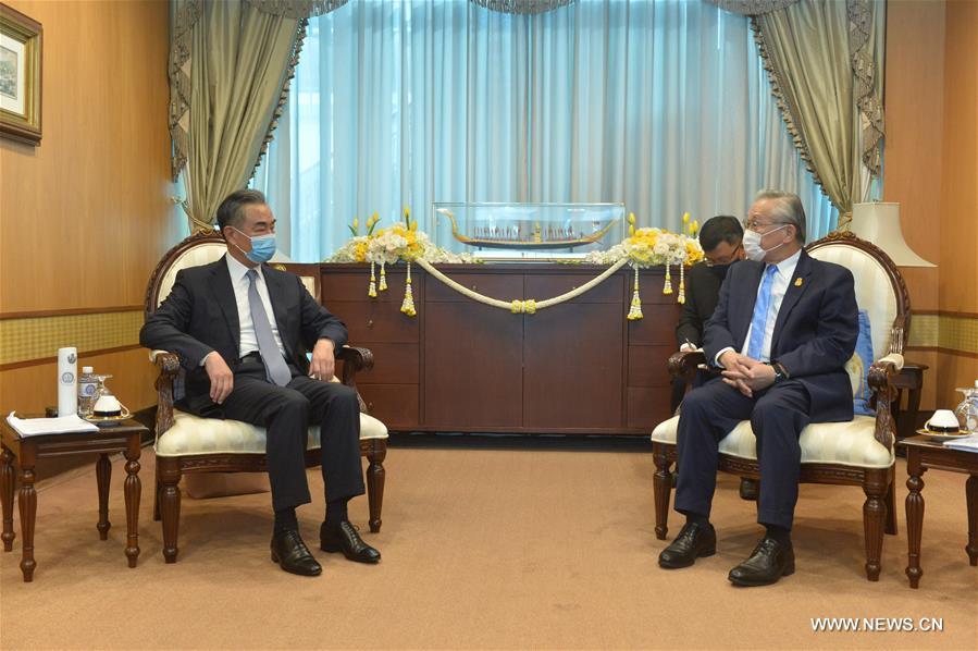 وزيرا خارجية الصين وتايلاند يجريان محادثات حول توثيق العلاقات والتعاون