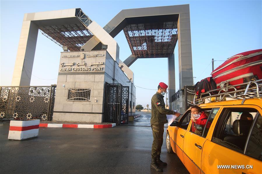 فتح معبر رفح البري بين مصر وغزة للسفر في كلا الاتجاهين