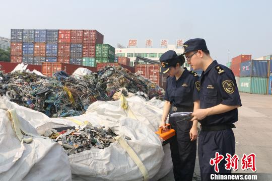 الصين تمنع بشكل كلي إستيراد النفايات الصلبة من الخارج