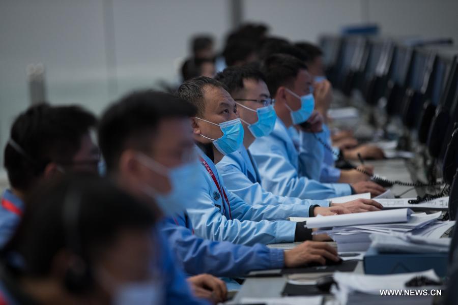 الصين تكمل أول مهمة التحام في المدار القمري