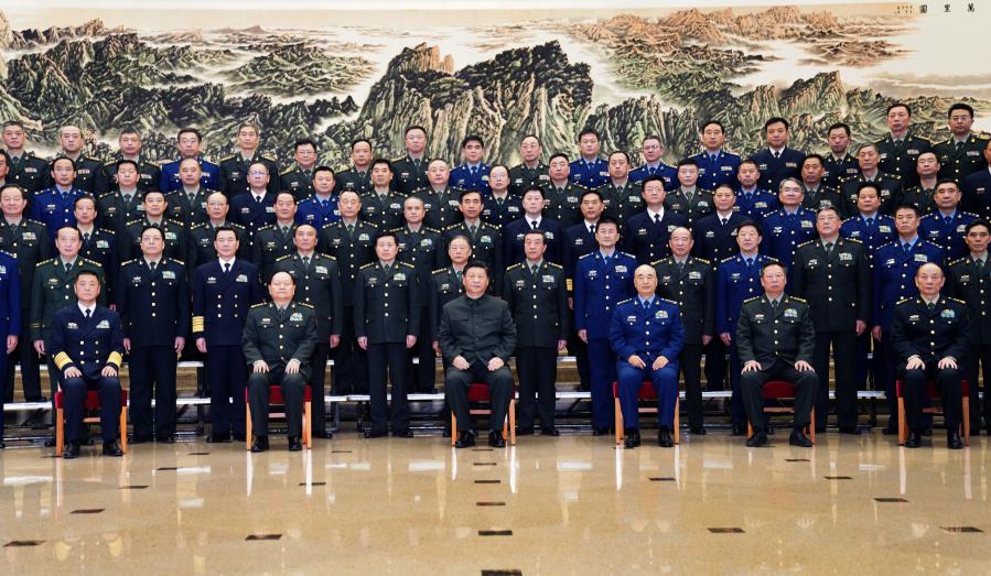شي يلتقي ممثلي القوات المسلحة في مؤتمر عسكري حول التثقيف الأيديولوجي والسياسي