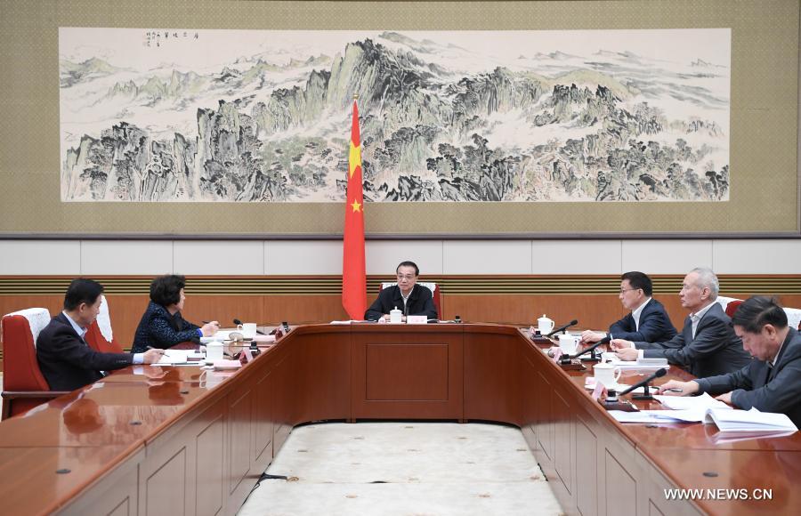 رئيس مجلس الدولة الصيني يشدد على البحث الأساسي والابتكار