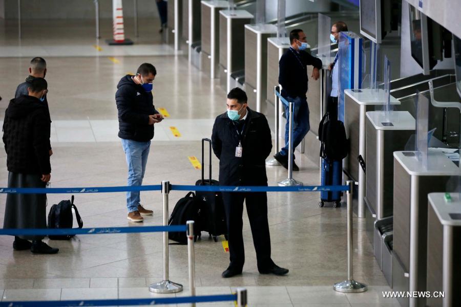 استئناف الرحلات الجوية المحلية في مطار الجزائر بعد توقف بسبب 