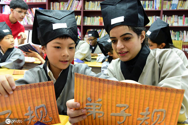 متحدث: تعليم اللغة الصينية عالميا يعزز التفاهم والصداقة