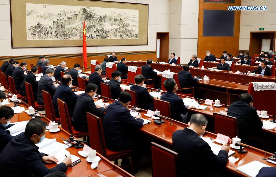 رئيس مجلس الدولة الصيني يشدد على صياغة خطة خمسية لتعميق الإصلاح والانفتاح