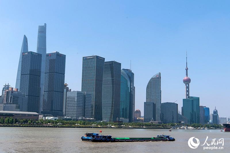 صور عالية الدقة: مشاهد خلابة على جانبي نهر بوهوانغجيانغ في شنغهاي