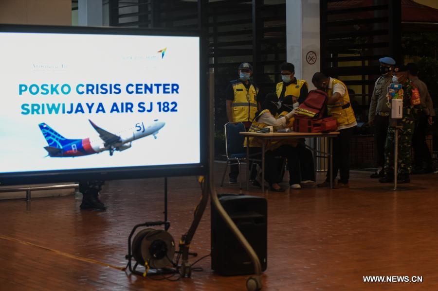 تحطم طائرة ركاب إندونيسية في المياه قبالة جاكرتا وعلى متنها 62 شخصا، بينهم 10 أطفال