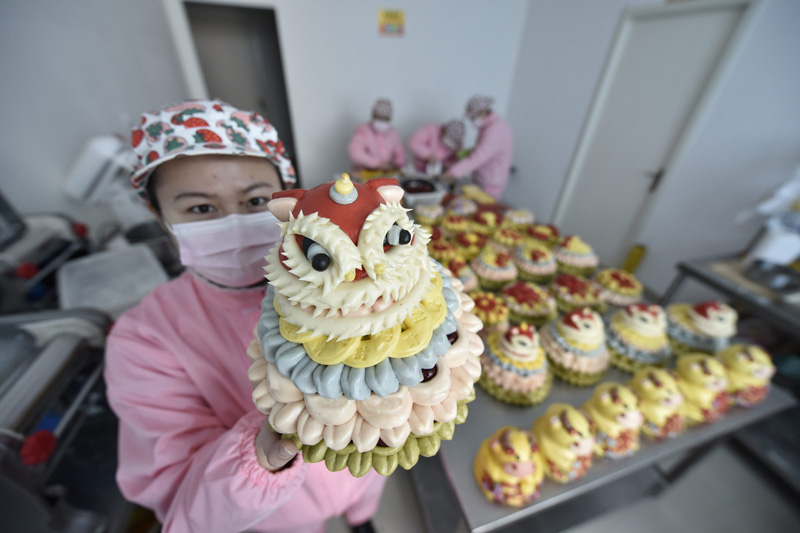 مع اقتراب عيد الربيع...ارتفاع الطلب من داخل وخارج الصين على كعكة الزهور