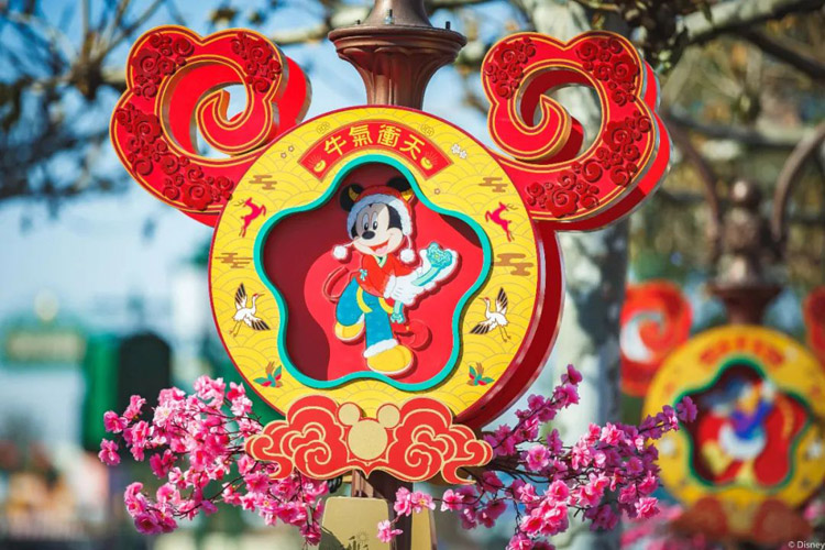 منتجع شانغهاي ديزني يبدأ احتفالات عيد الربيع