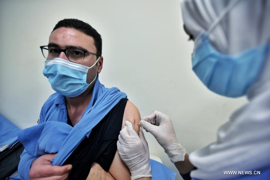 تقرير إخباري: مصر تبدأ حملة تطعيم ضد كورونا بلقاح 