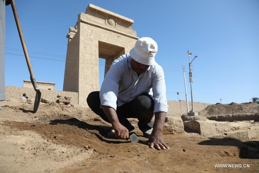مقابلة: مسؤول آثار مصري: علماء آثار صينيون ومصريون يبعثون الحياة في معبد مونتو جنوب مصر