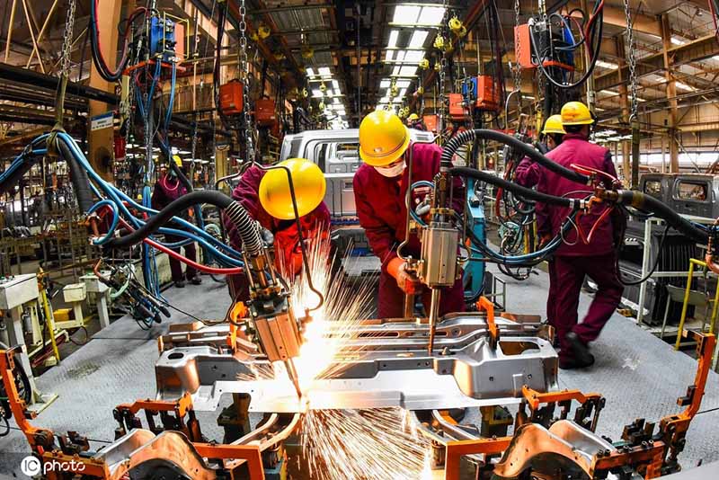 الصين تحافظ على مكانتها كأكبر مركز للتصنيع في العالم لمدة 11 عاما متتاليا