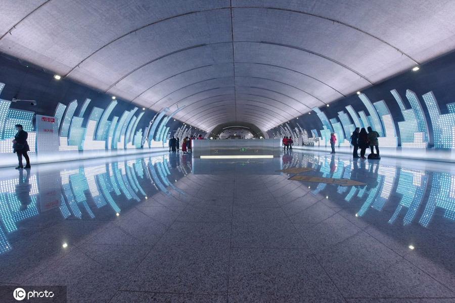 أجمل محطة مترو في شنغهاي .. تحفة فنية ومعلم جديد للمواطنين والسياح