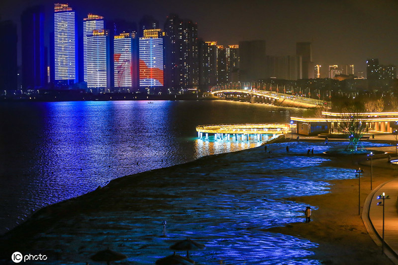 شاطئ الأضواء بمدينة شيانغيانغ بهوبي